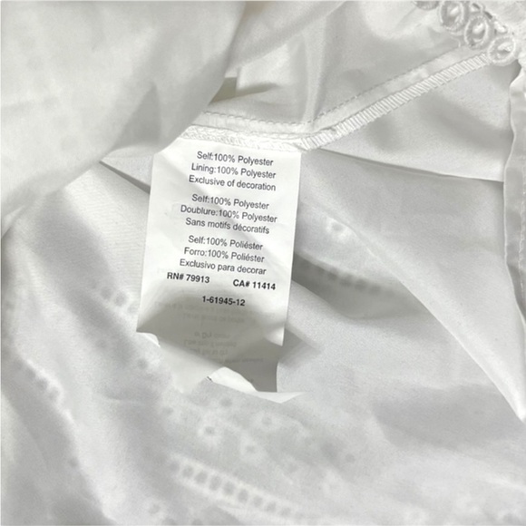 Q&A Eyelet White Sleeveless Dress - Size Medium - Picture 14 of 15